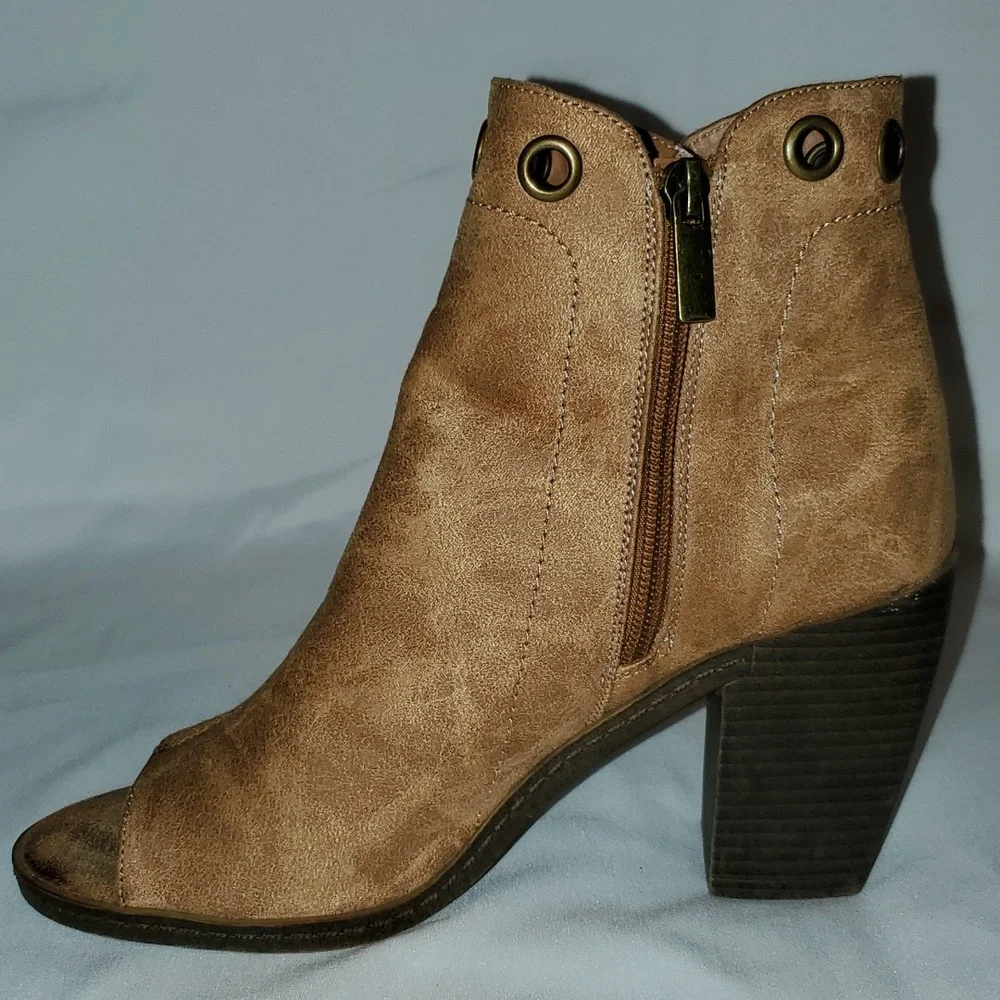 Vintage 93 Gina Peep Toe Ankle Boot - Picture 5 of 7
